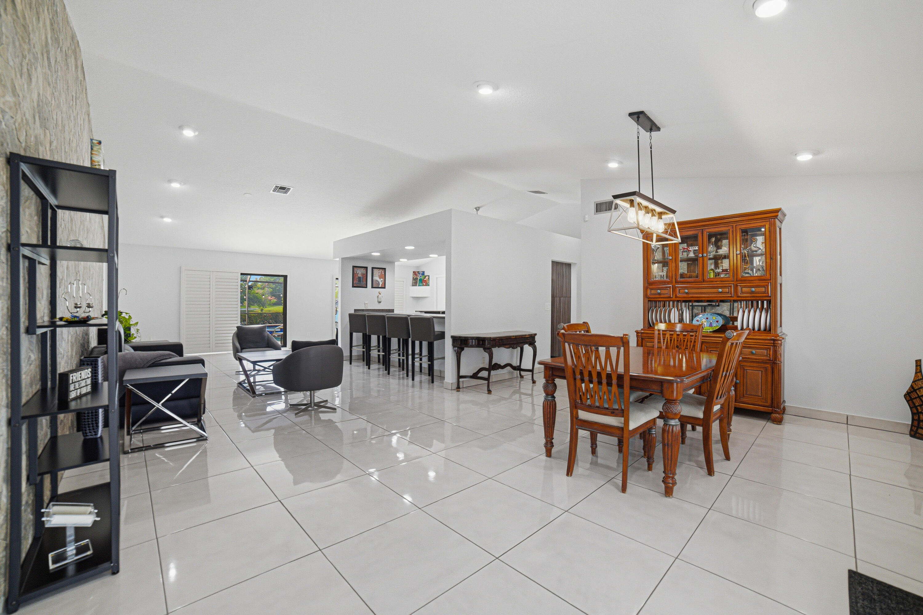 7614 NW 87th, Tamarac FL 33321