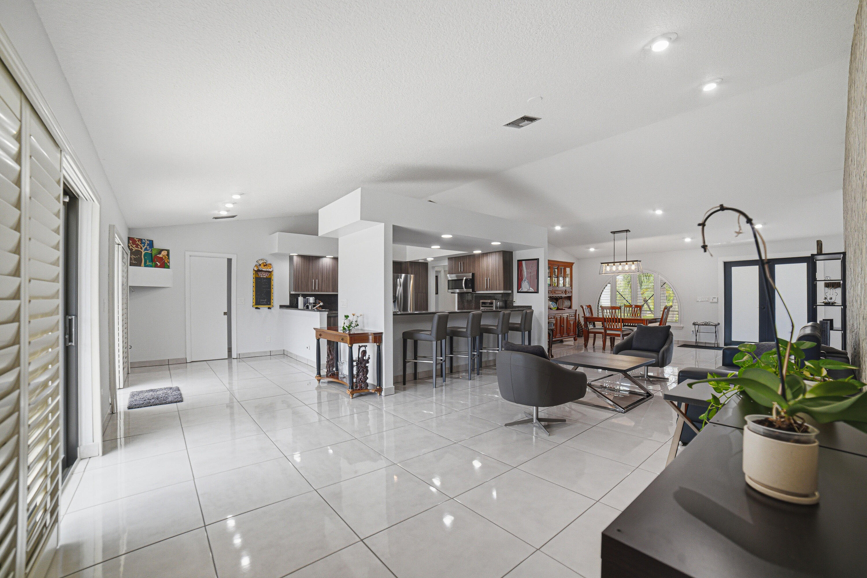7614 NW 87th, Tamarac FL 33321