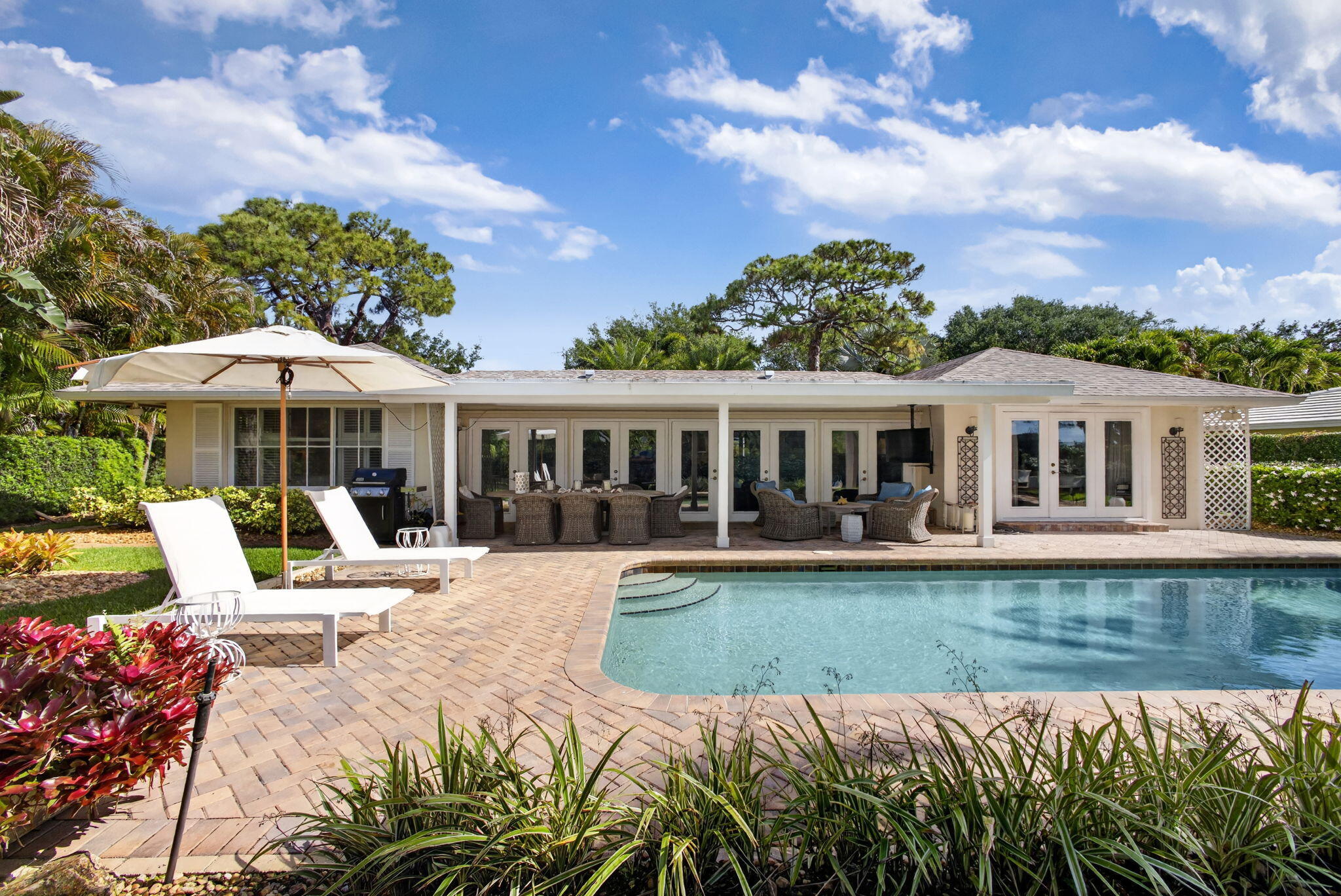 291 Country Club, Tequesta FL 33469
