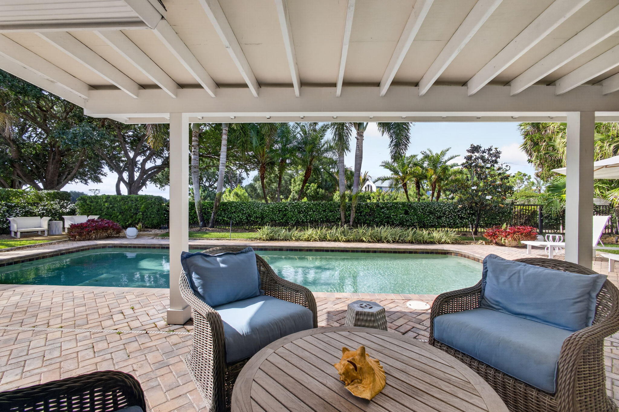 291 Country Club, Tequesta FL 33469