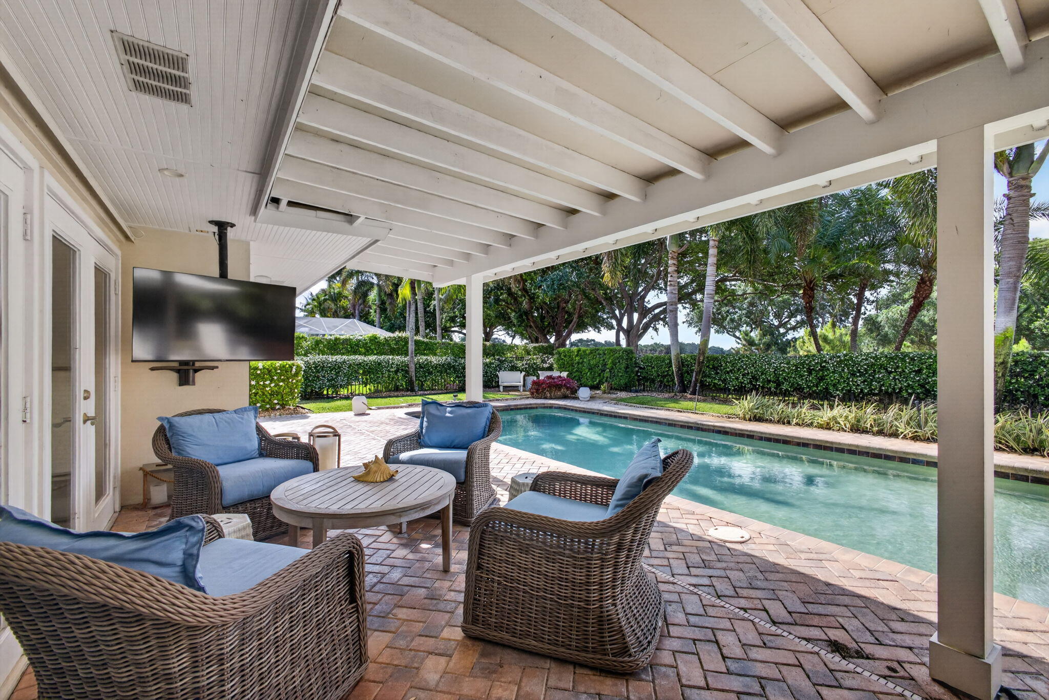 291 Country Club, Tequesta FL 33469