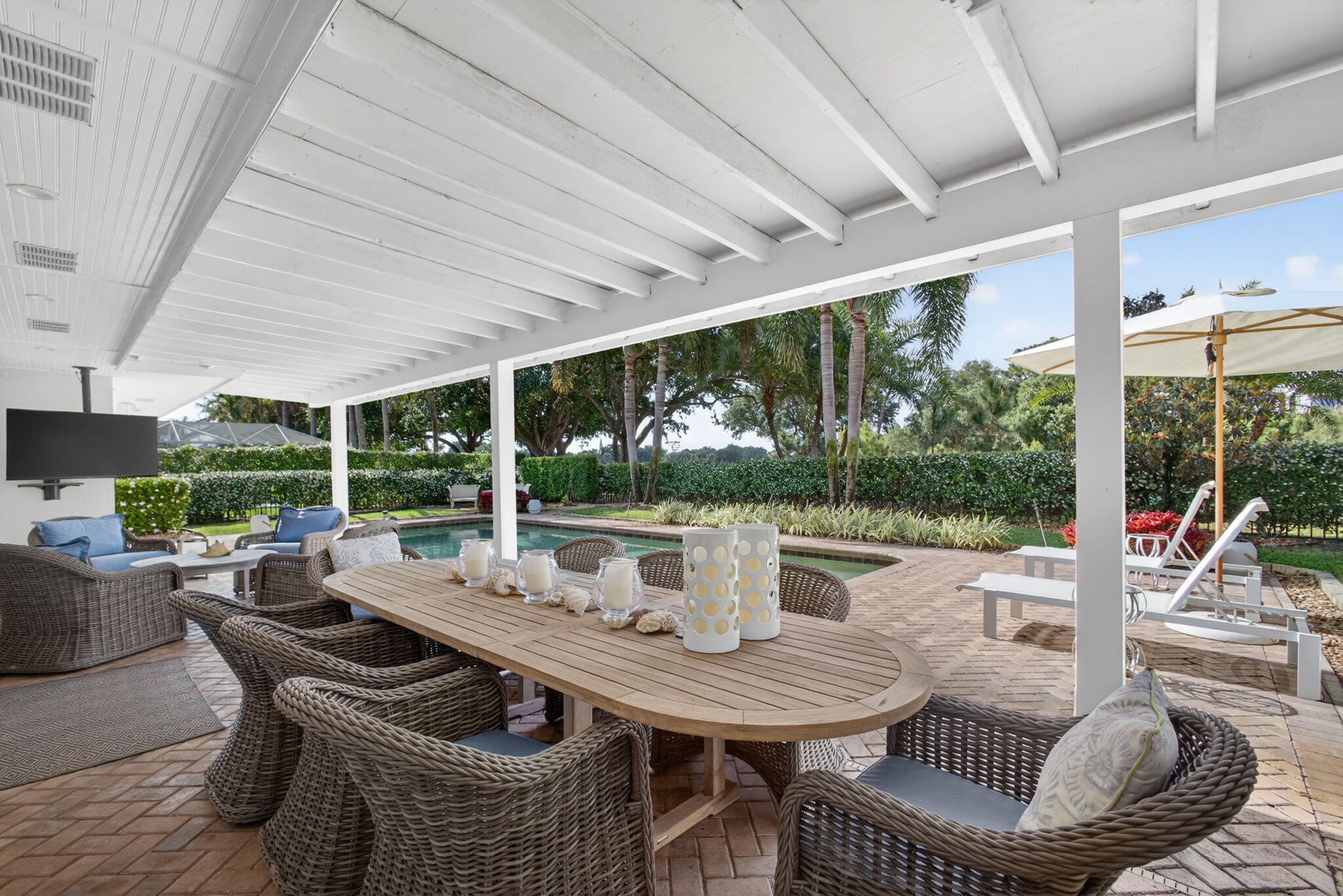 291 Country Club, Tequesta FL 33469