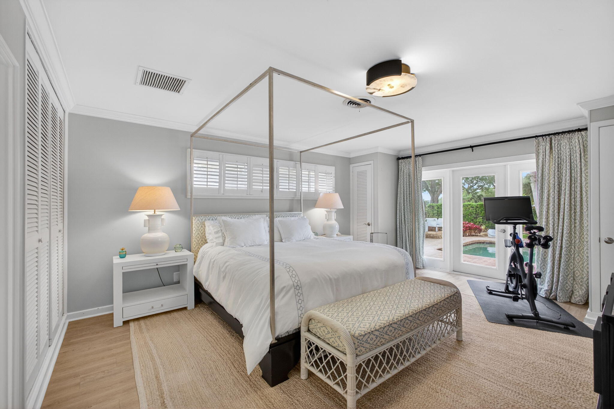 291 Country Club, Tequesta FL 33469