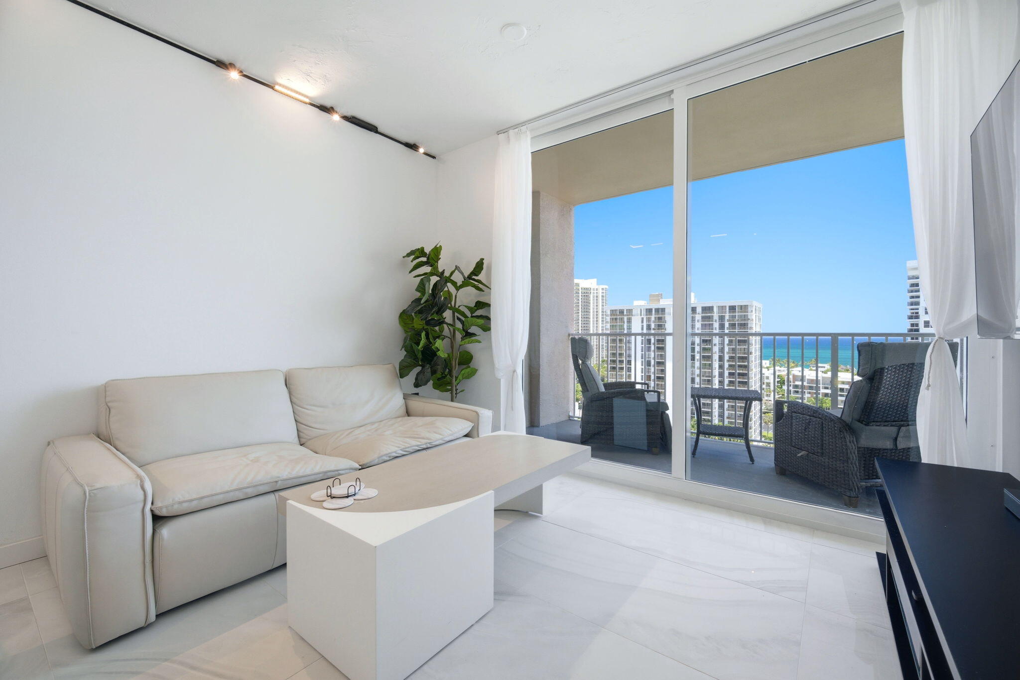 3020 NE 32nd #1407, Fort Lauderdale FL 33308