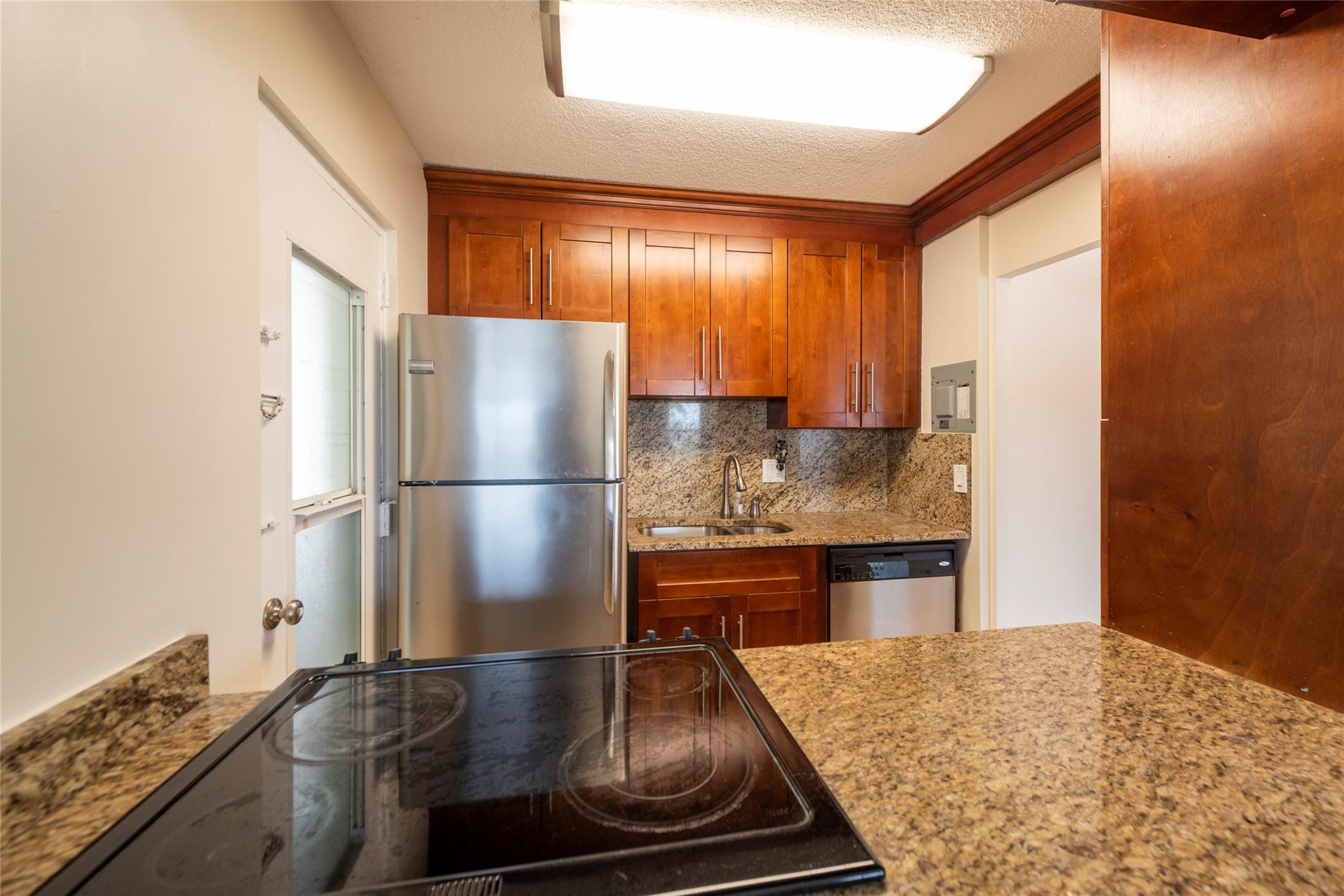 2555 NE 11th #302, Fort Lauderdale FL 33304