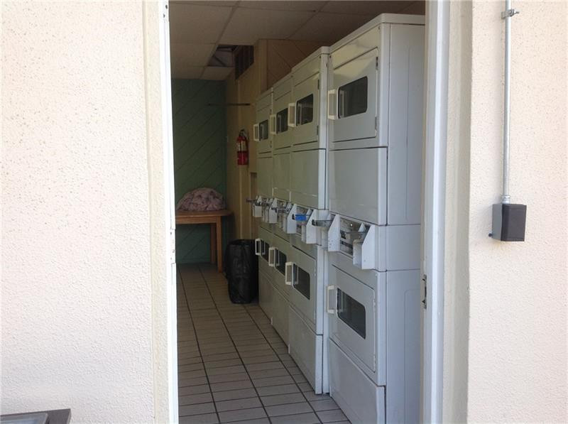 2555 NE 11th #302, Fort Lauderdale FL 33304