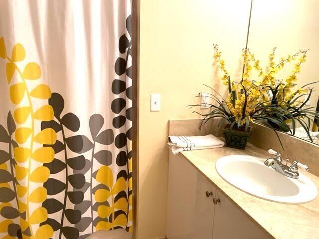 625 Casa Loma #Lower Penthouse 9  Unit 1, Boynton Beach FL 33435