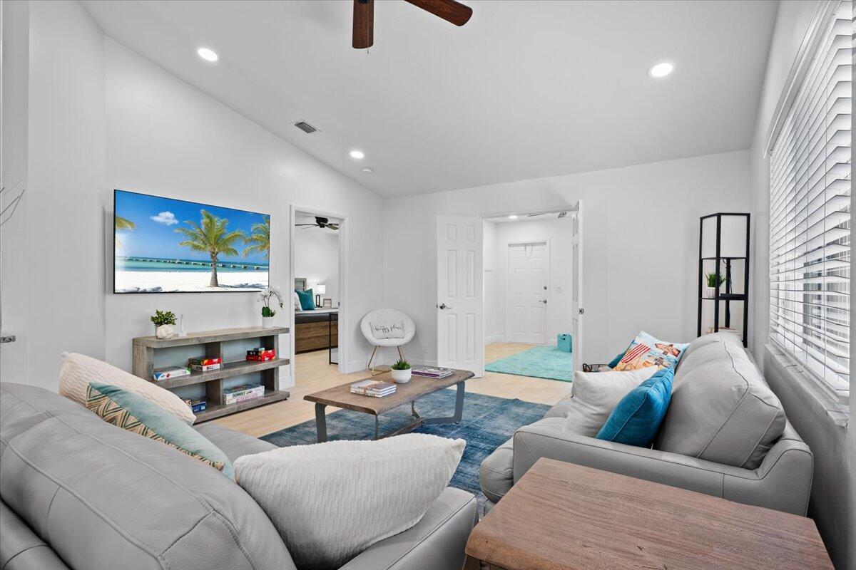 6075 Francis, Jupiter FL 33458