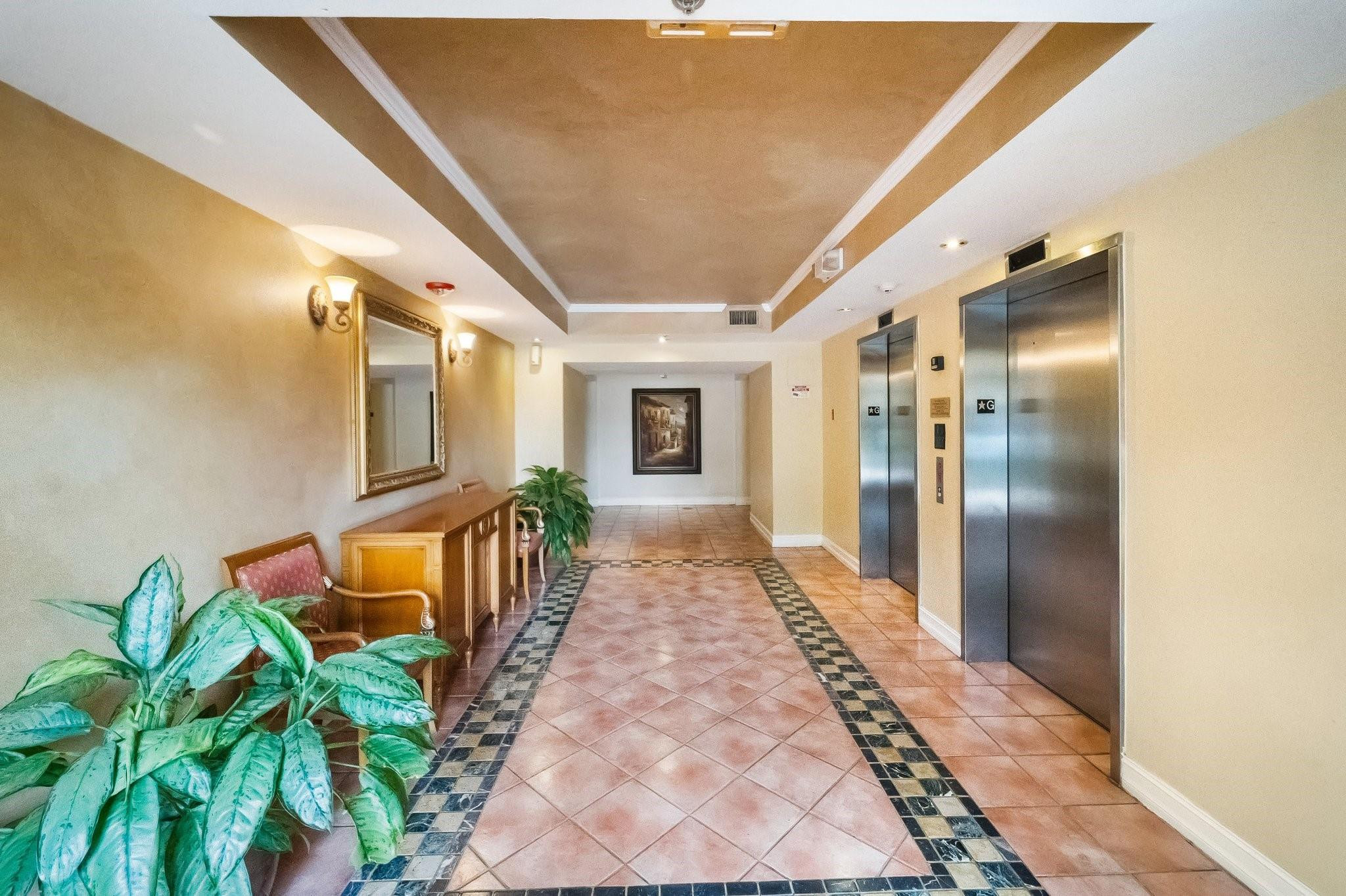 19999 E Country Club #1108, Aventura FL 33180