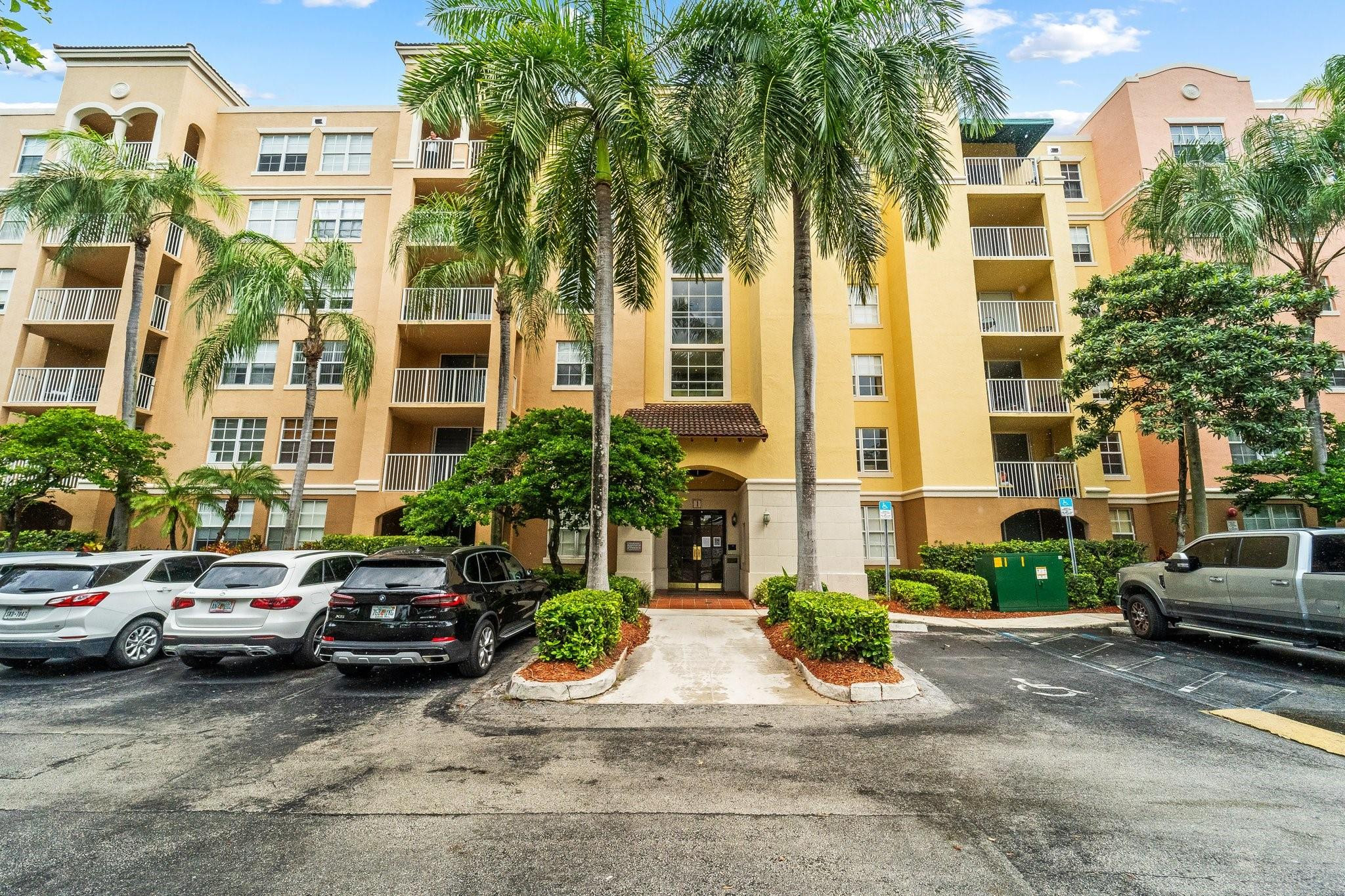 19999 E Country Club #1108, Aventura FL 33180