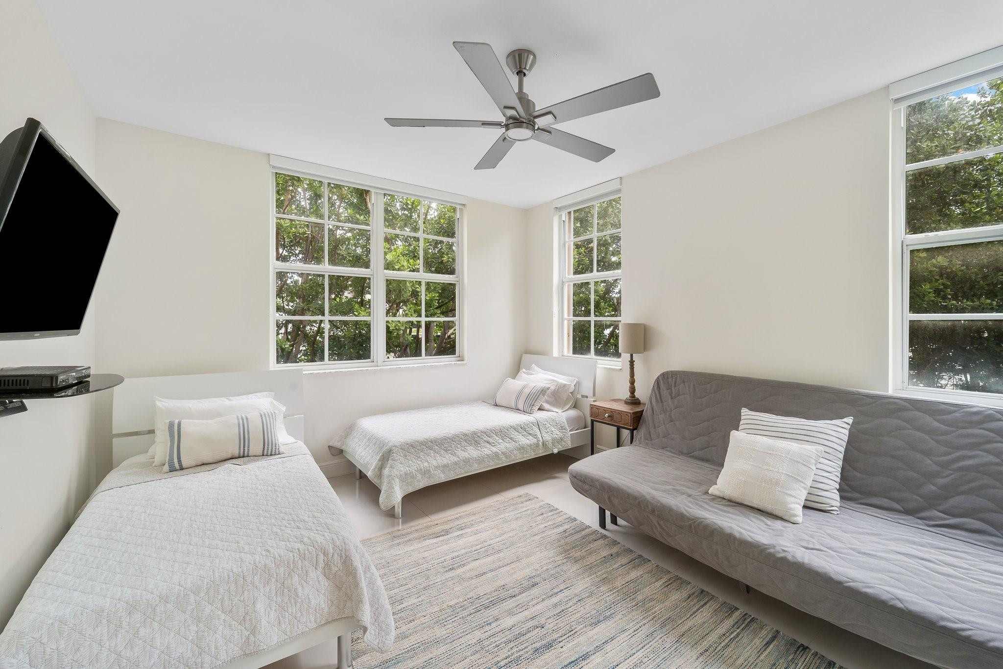 19999 E Country Club #1108, Aventura FL 33180