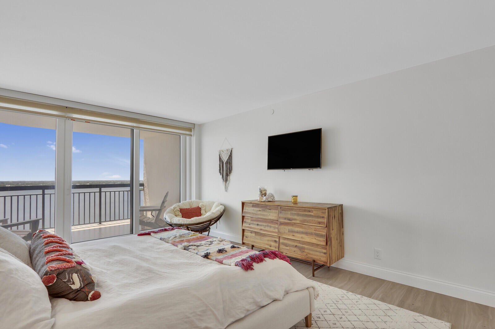 5380 N Ocean #18j, Singer Island FL 33404