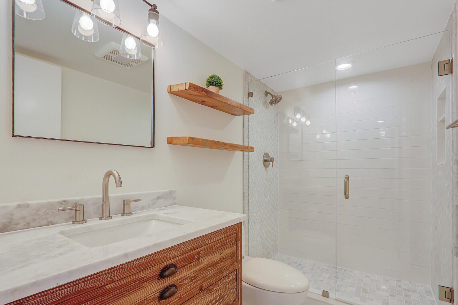 5380 N Ocean #18j, Singer Island FL 33404