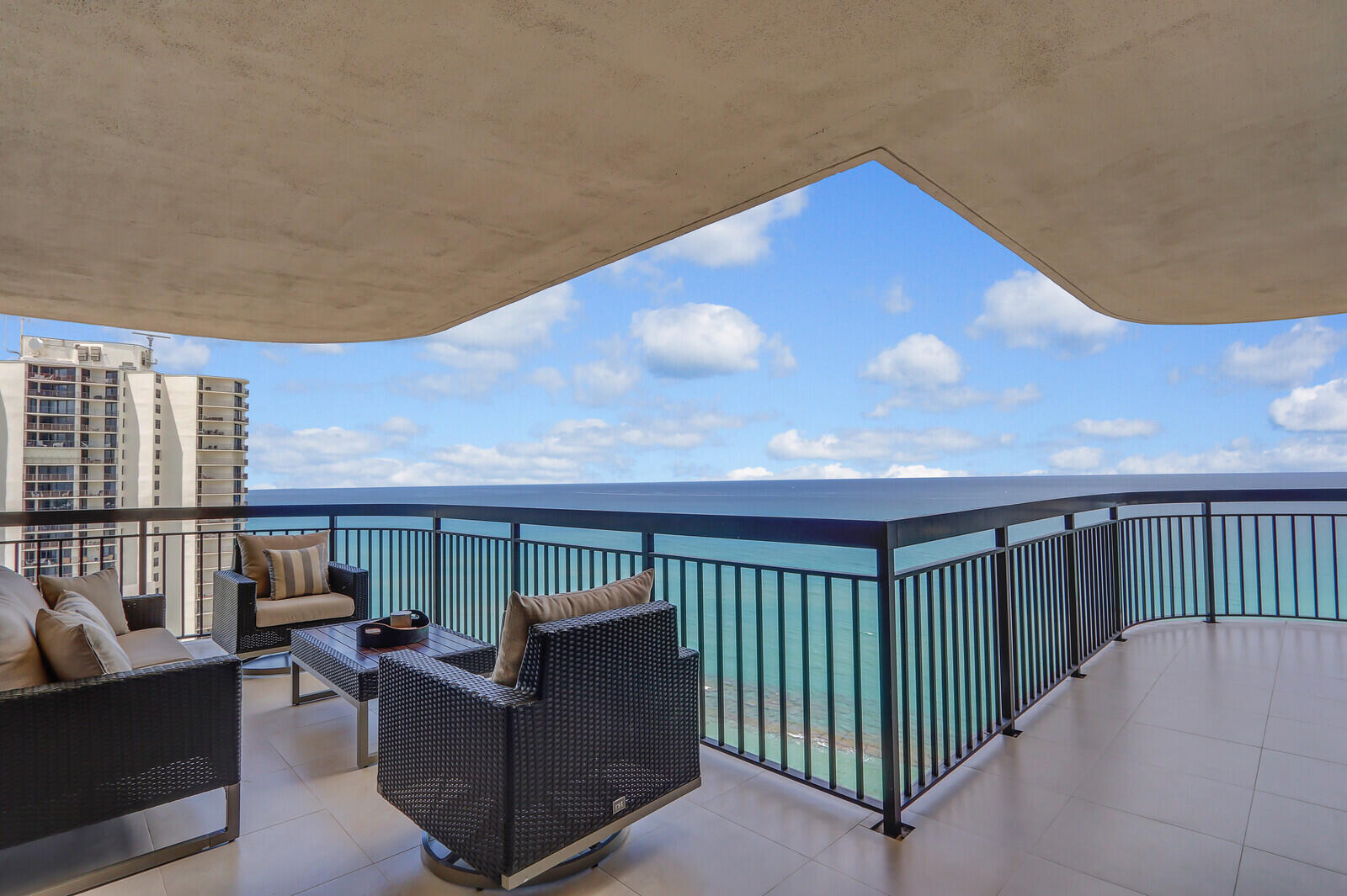 5380 N Ocean #18j, Singer Island FL 33404