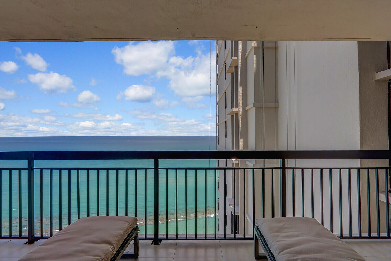 5380 N Ocean #18j, Singer Island FL 33404