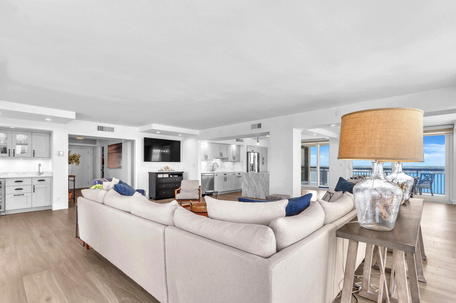 5380 N Ocean #18j, Singer Island FL 33404