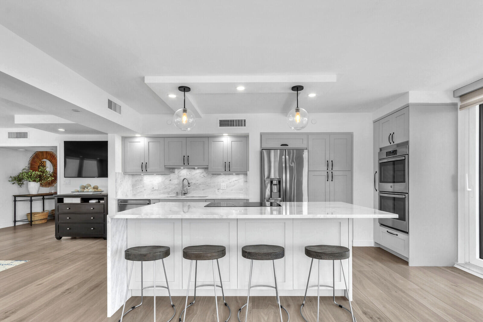 5380 N Ocean #18j, Singer Island FL 33404