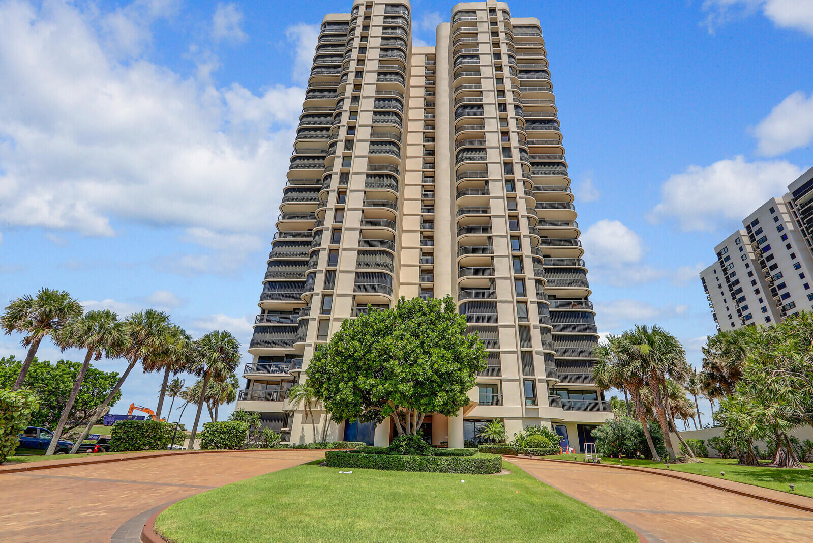 5380 N Ocean #18j, Singer Island FL 33404