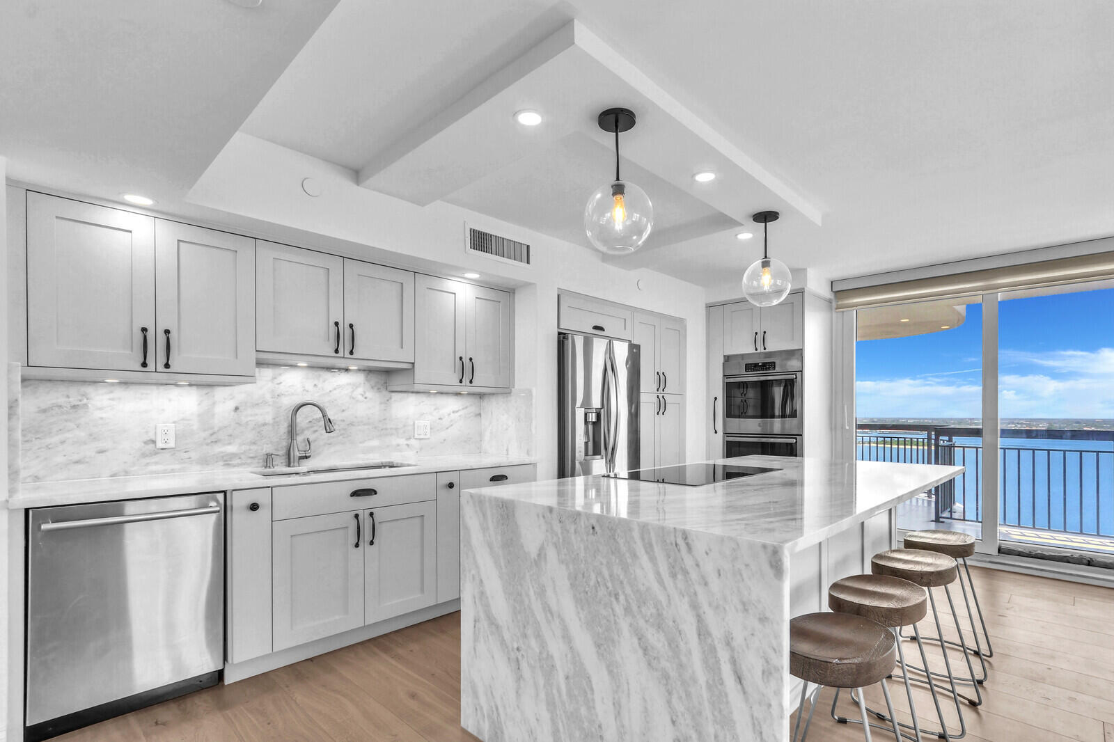 5380 N Ocean #18j, Singer Island FL 33404