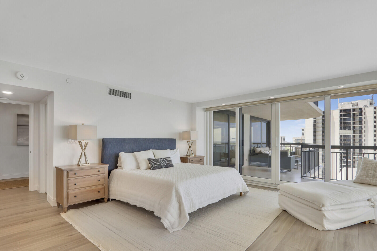5380 N Ocean #18j, Singer Island FL 33404