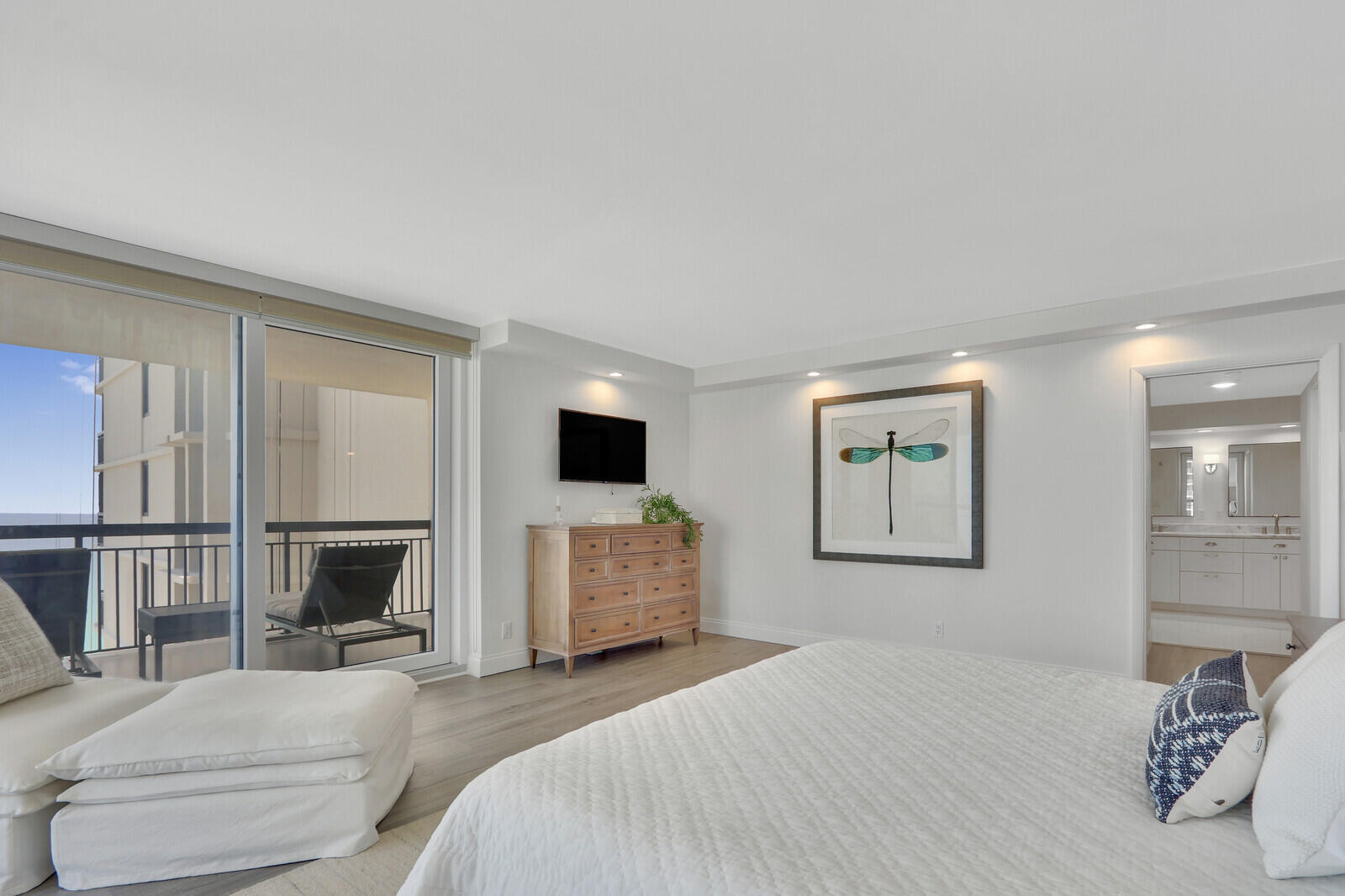 5380 N Ocean #18j, Singer Island FL 33404