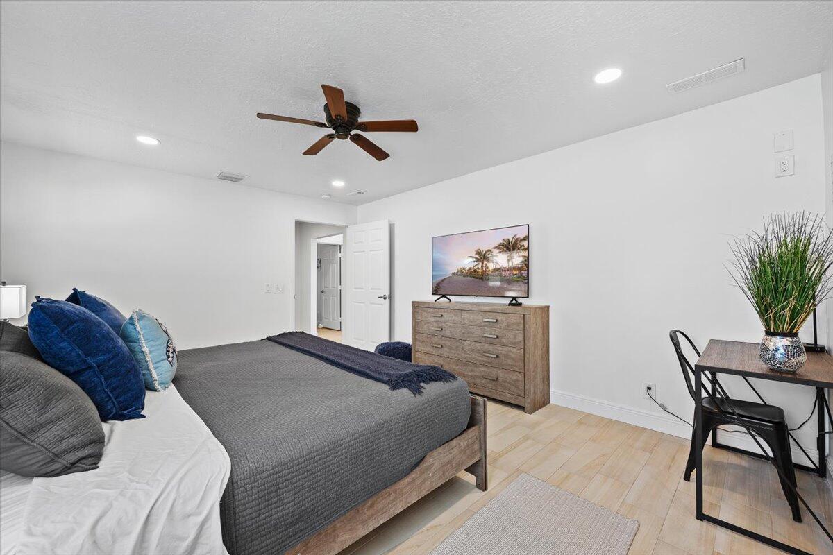 6077 Francis, Jupiter FL 33458