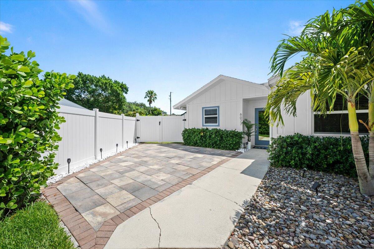 6077 Francis, Jupiter FL 33458