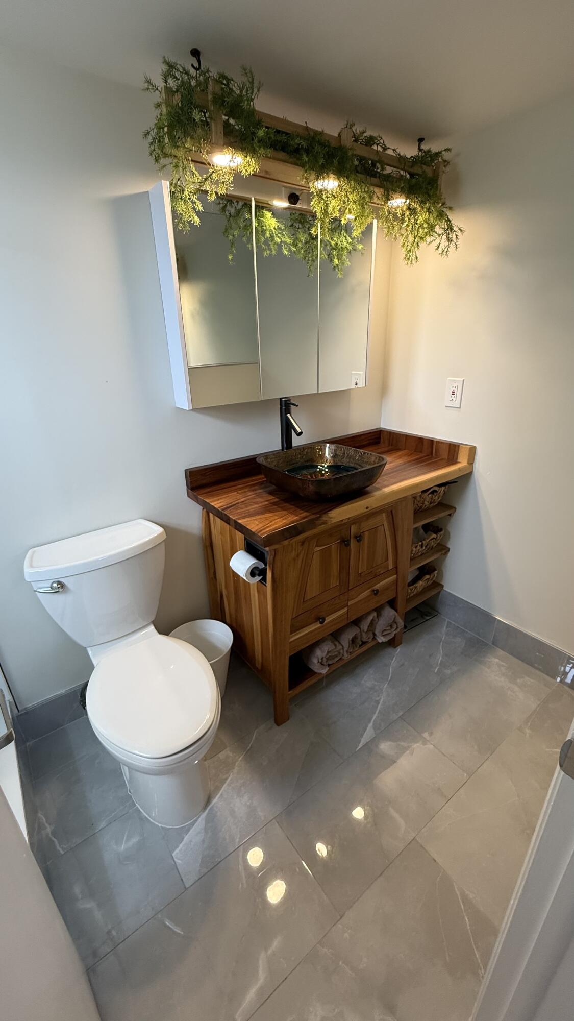 111 SE 3rd #108, Dania Beach FL 33004