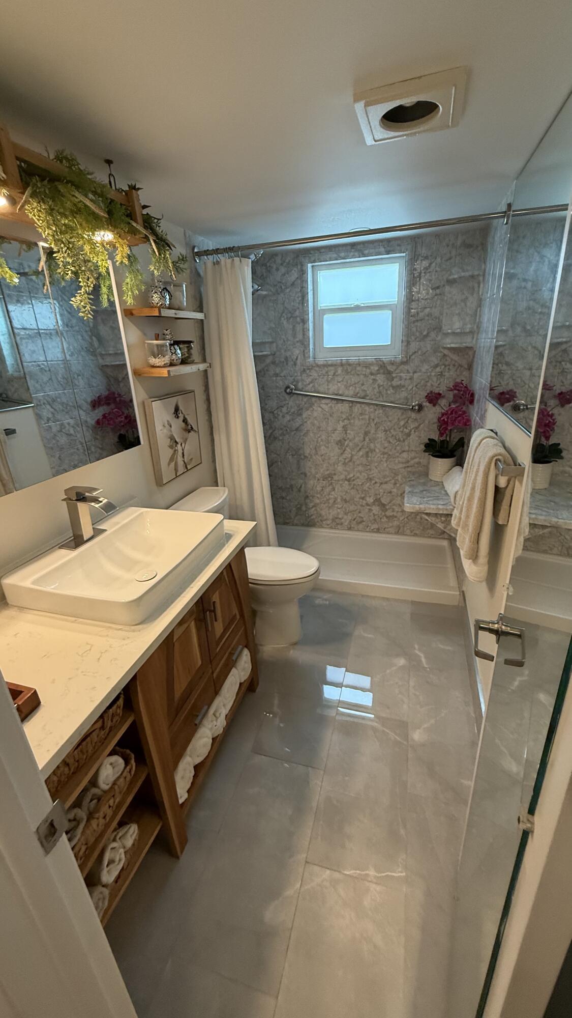 111 SE 3rd #108, Dania Beach FL 33004