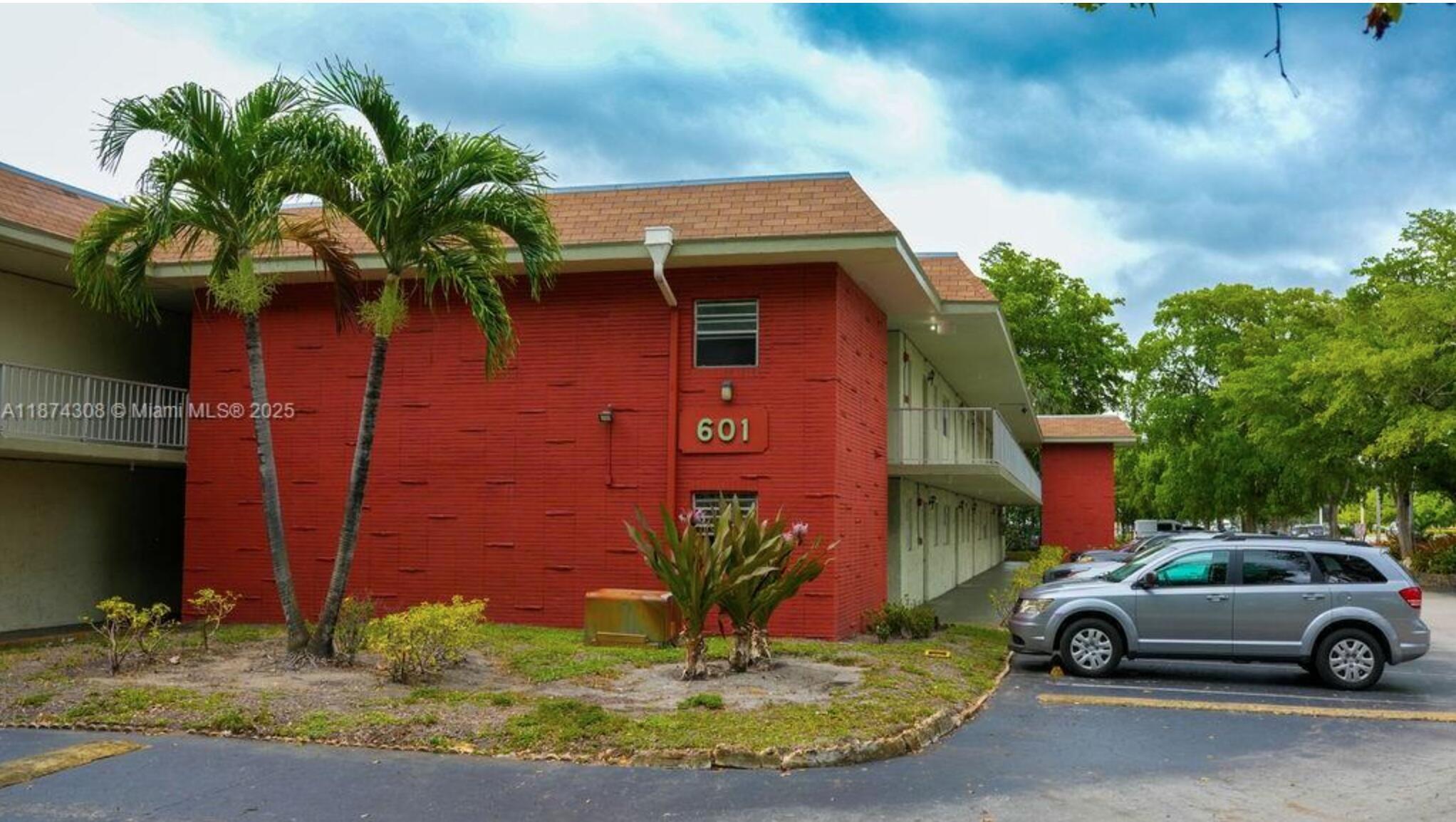 601 S State Rd 7 #2h, Margate FL 33068