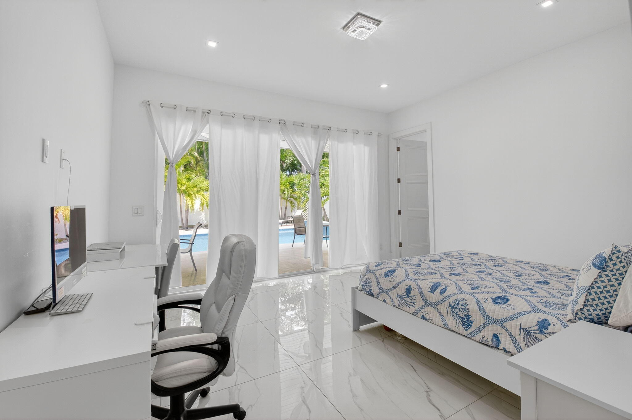 711 NE 6th, Boca Raton FL 33432