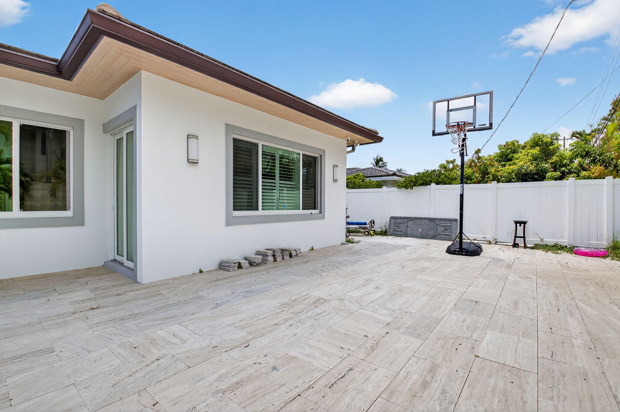 711 NE 6th, Boca Raton FL 33432