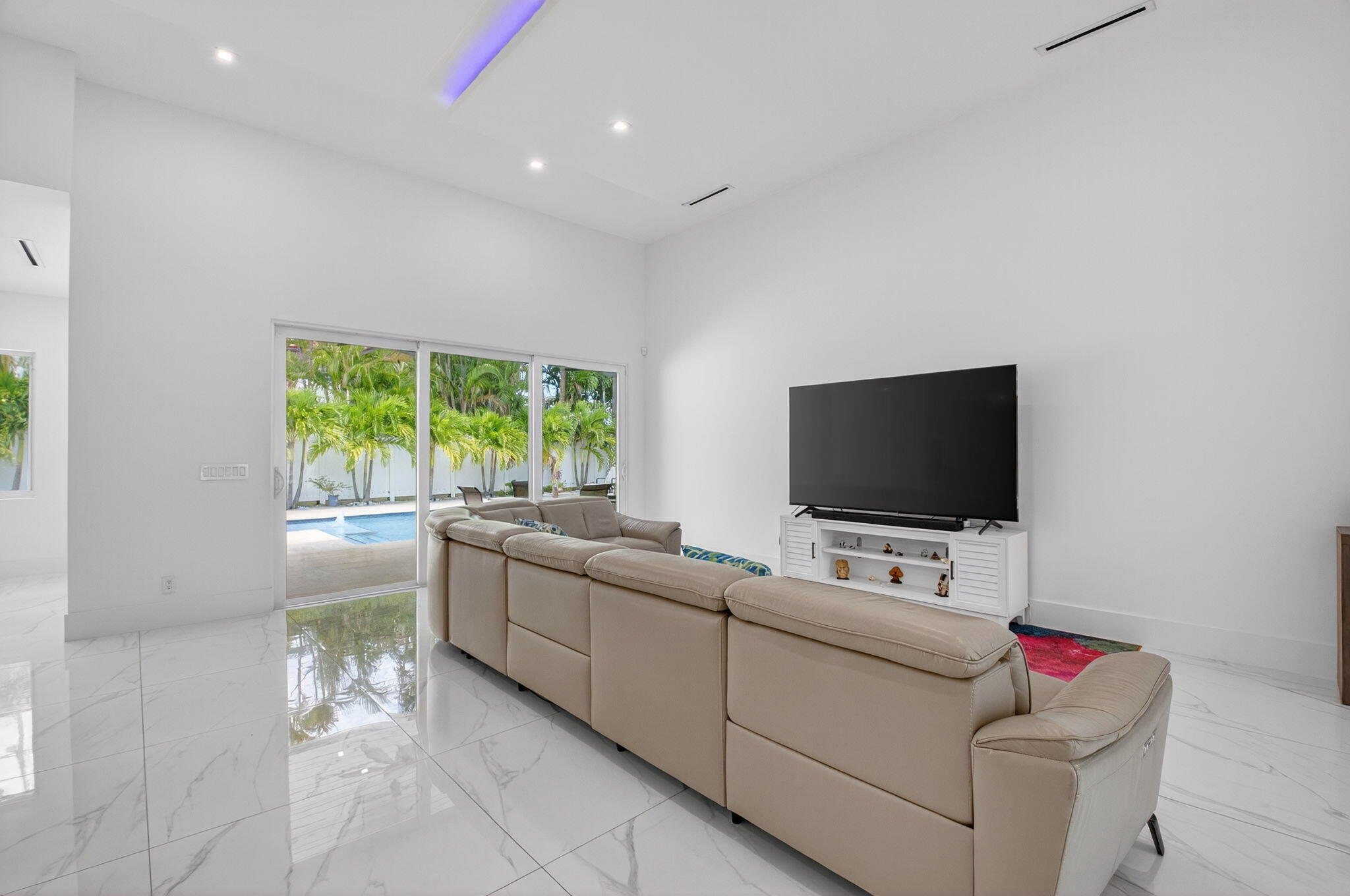 711 NE 6th, Boca Raton FL 33432