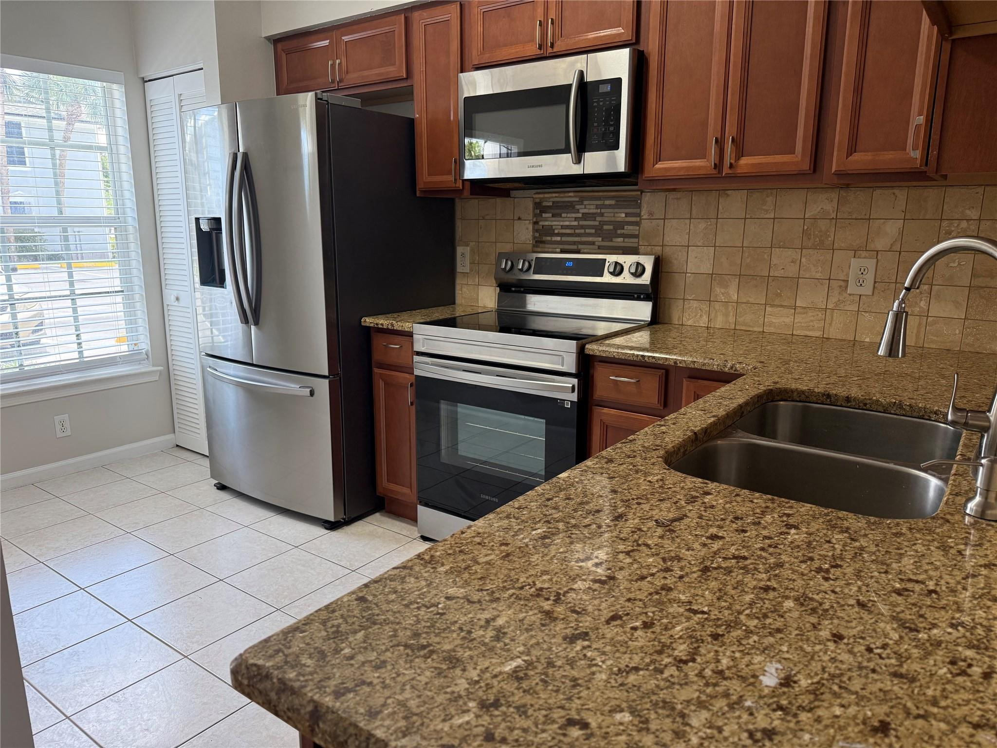 5295 Jamboree, Margate FL 33063