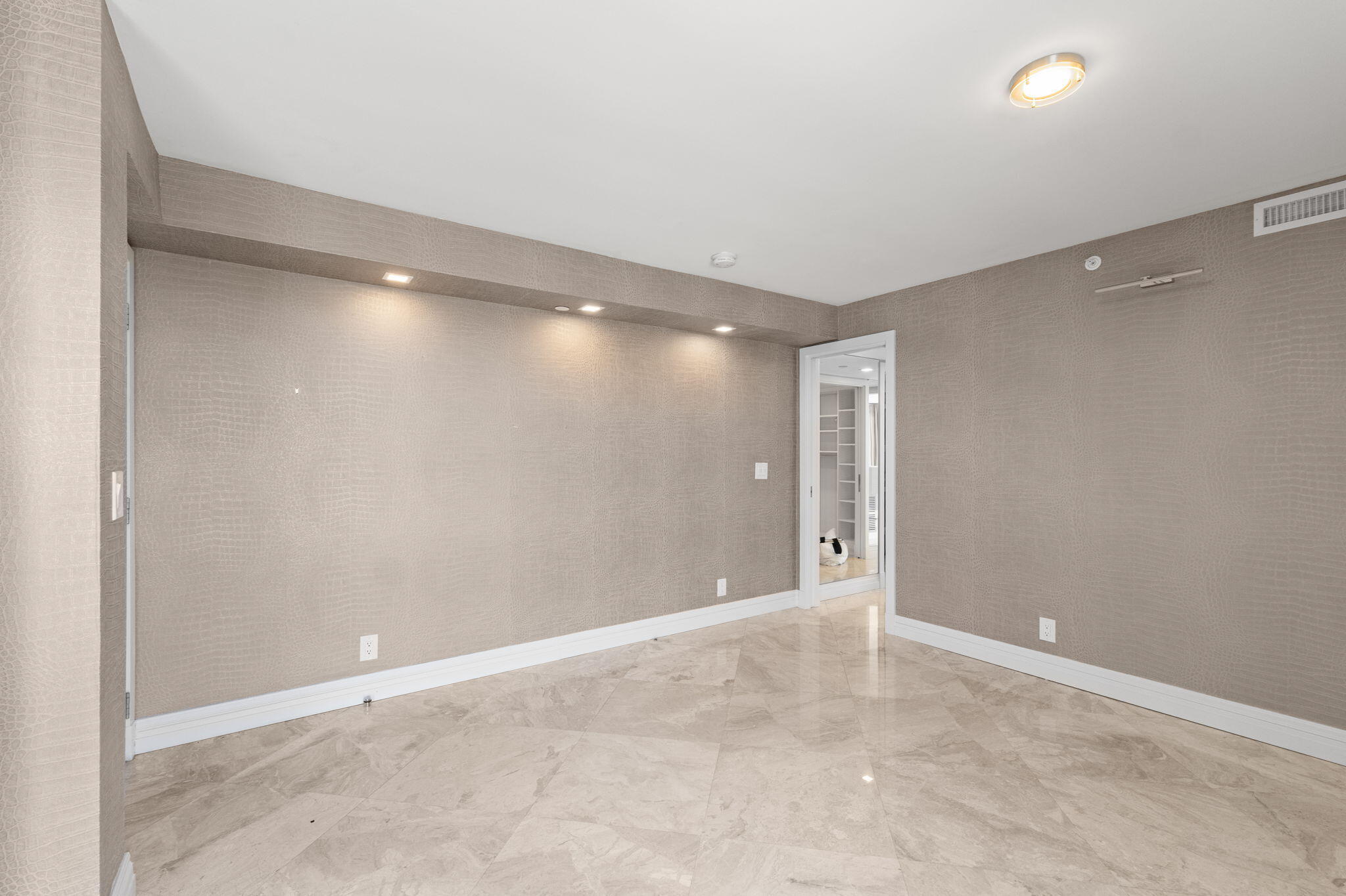 3901 S Flagler #1002, West Palm Beach FL 33405