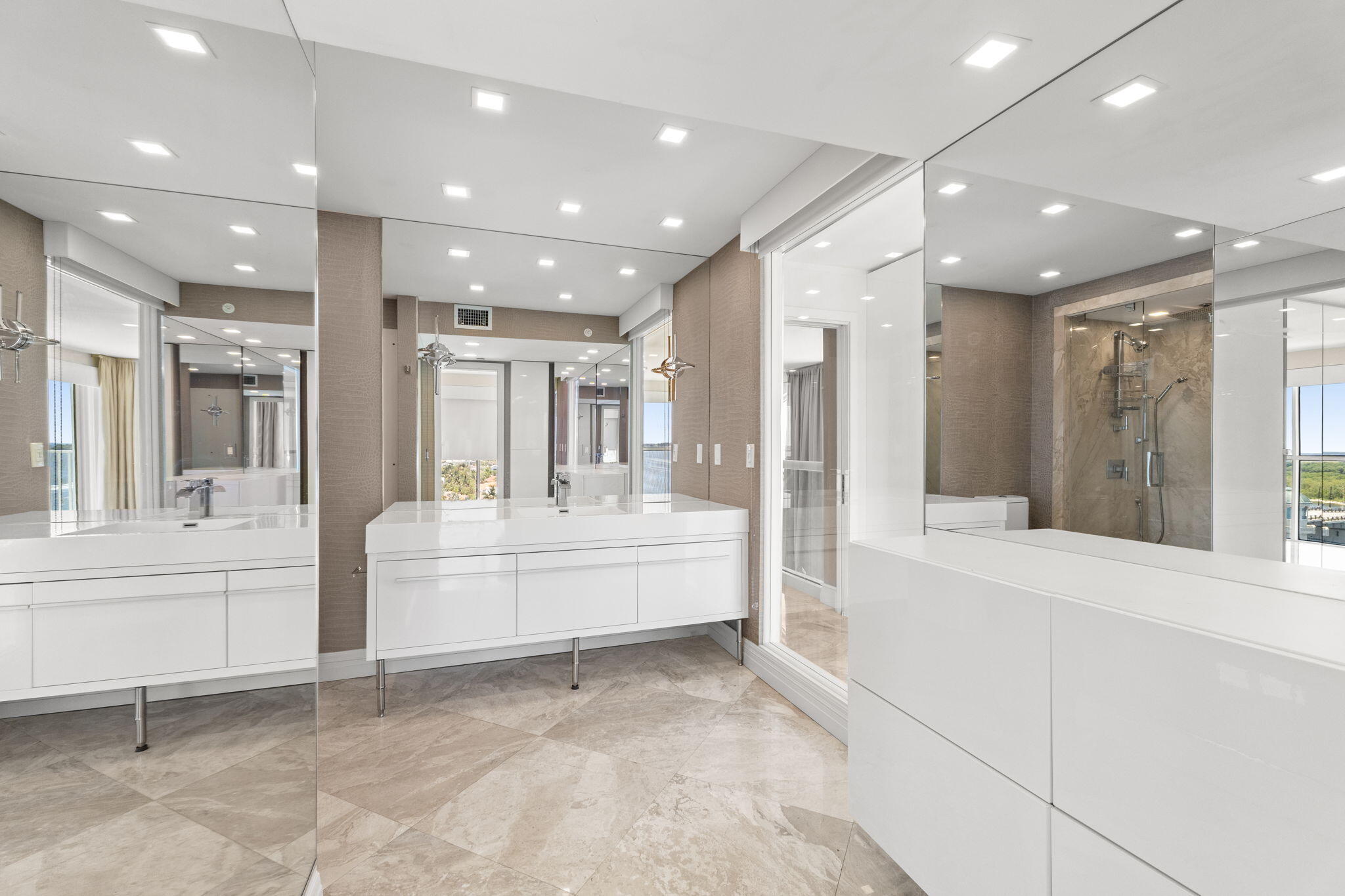 3901 S Flagler #1002, West Palm Beach FL 33405