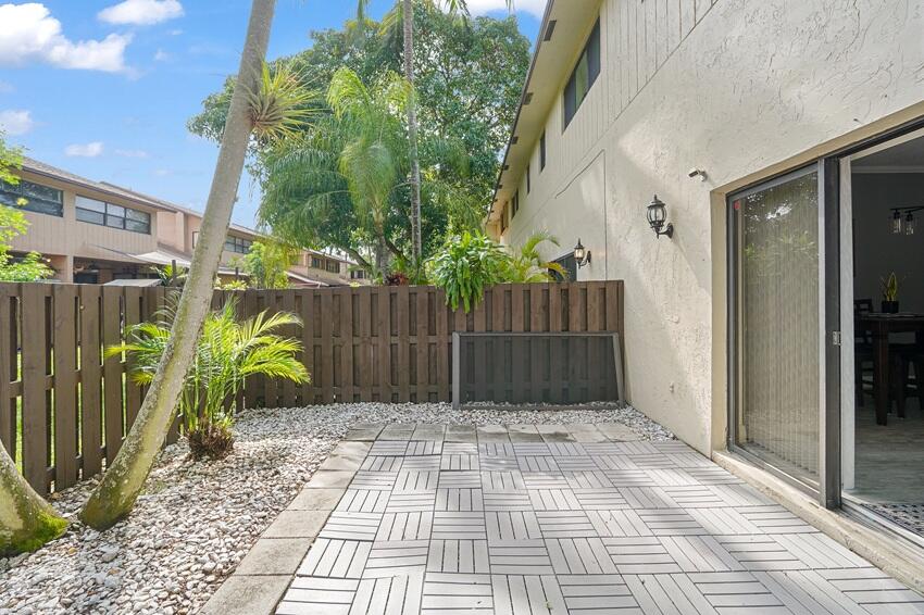 7620 NW 79th #J8, Tamarac FL 33321