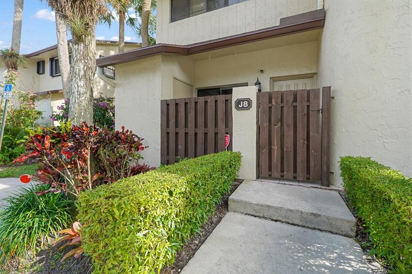 7620 NW 79th #J8, Tamarac FL 33321