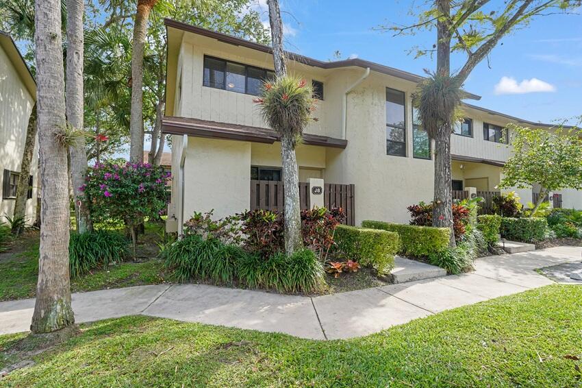 7620 NW 79th #J8, Tamarac FL 33321
