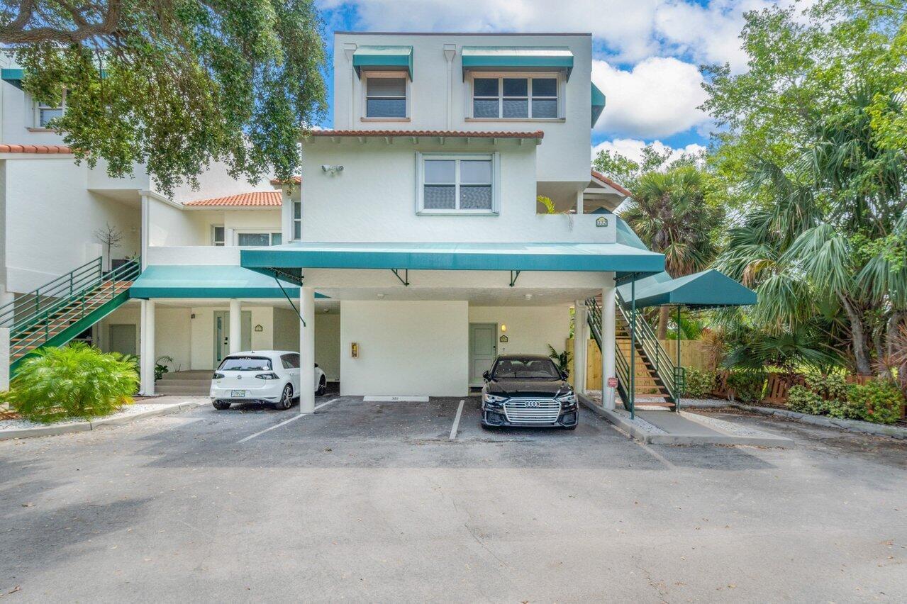 324 N Lake, Lantana FL 33462