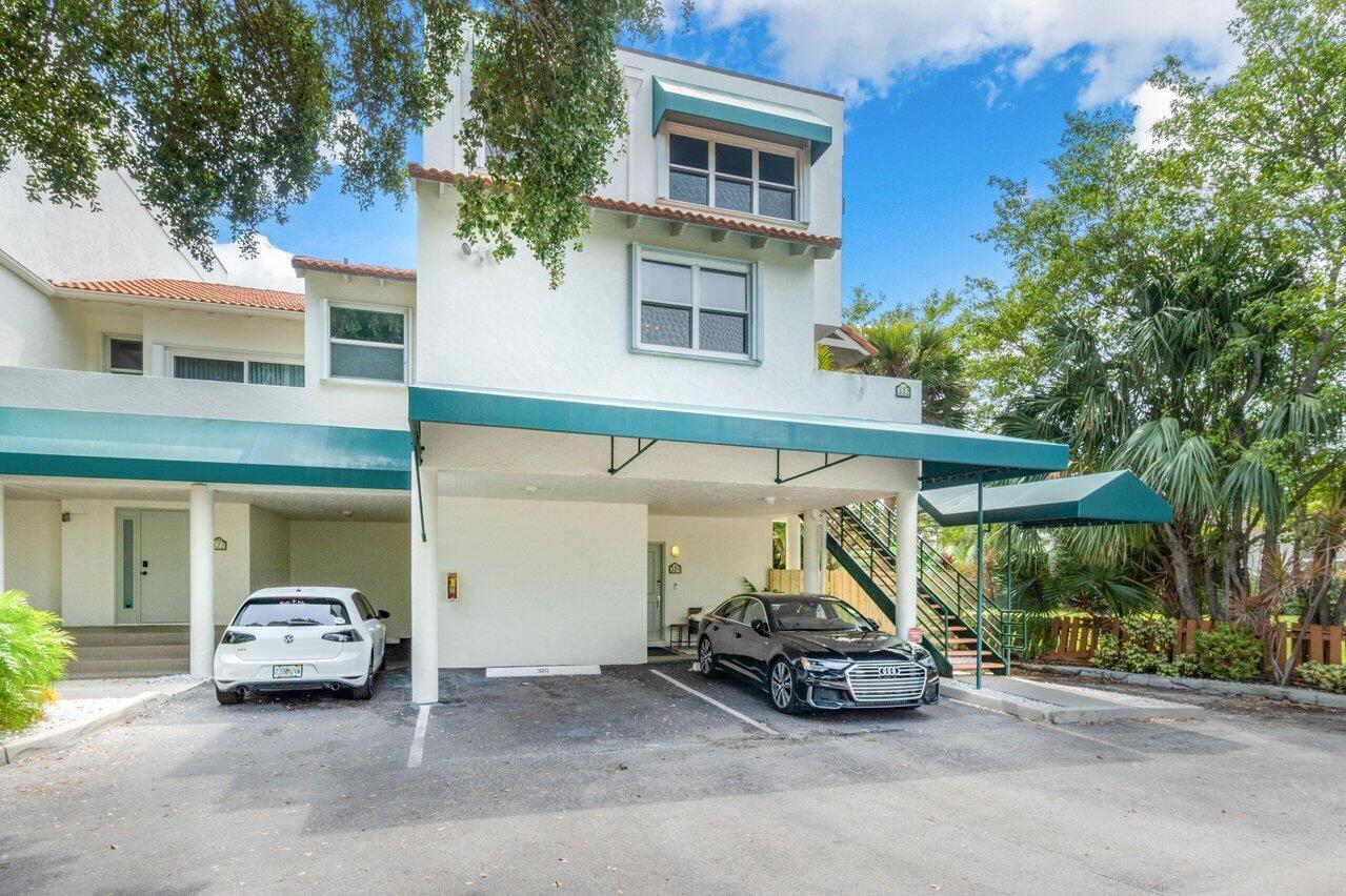 324 N Lake, Lantana FL 33462