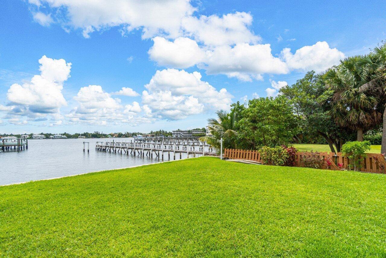 324 N Lake, Lantana FL 33462