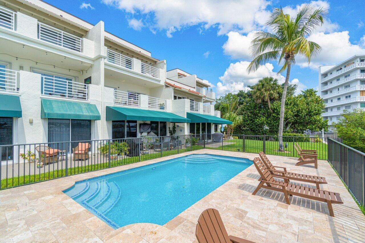 324 N Lake, Lantana FL 33462