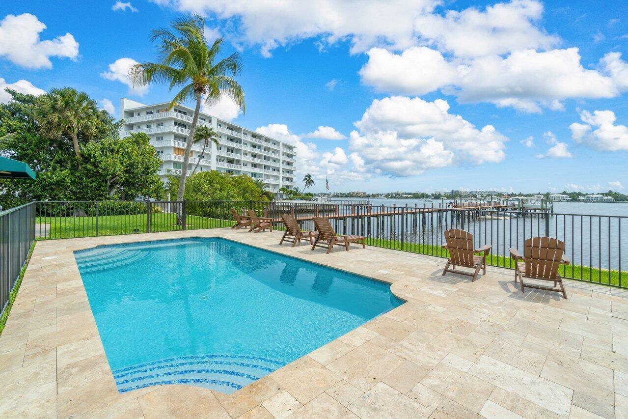 324 N Lake, Lantana FL 33462