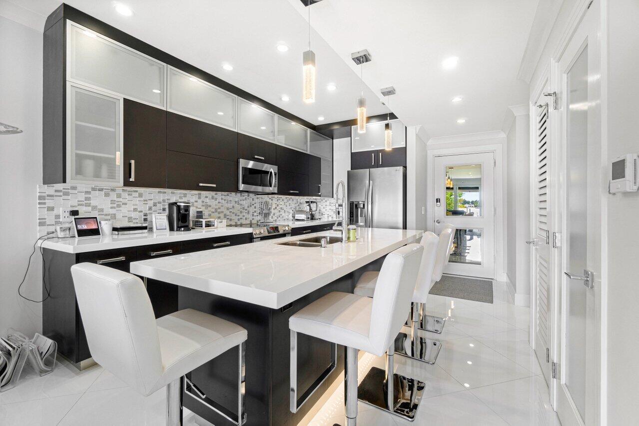 324 N Lake, Lantana FL 33462