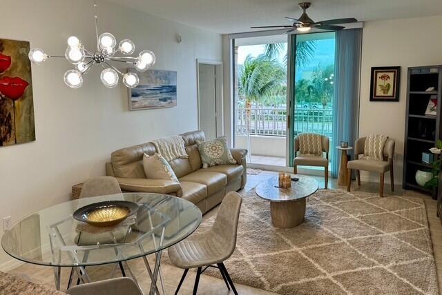 625 Casa Loma #304, Boynton Beach FL 33435