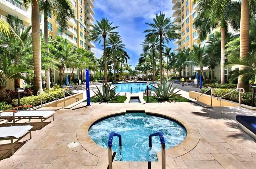 625 Casa Loma #304, Boynton Beach FL 33435