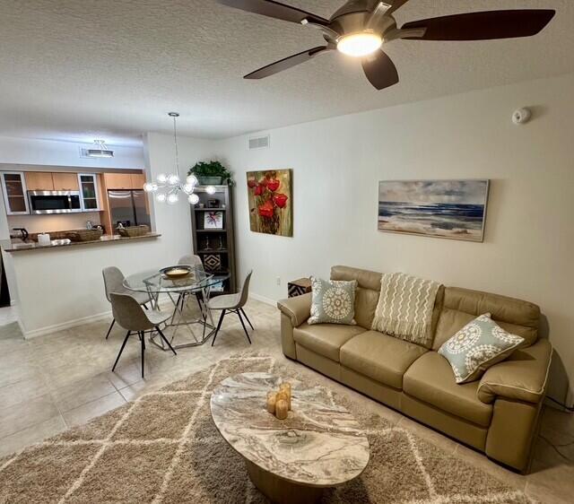 625 Casa Loma #304, Boynton Beach FL 33435