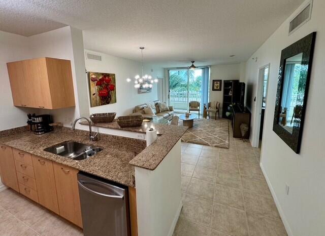 625 Casa Loma #304, Boynton Beach FL 33435