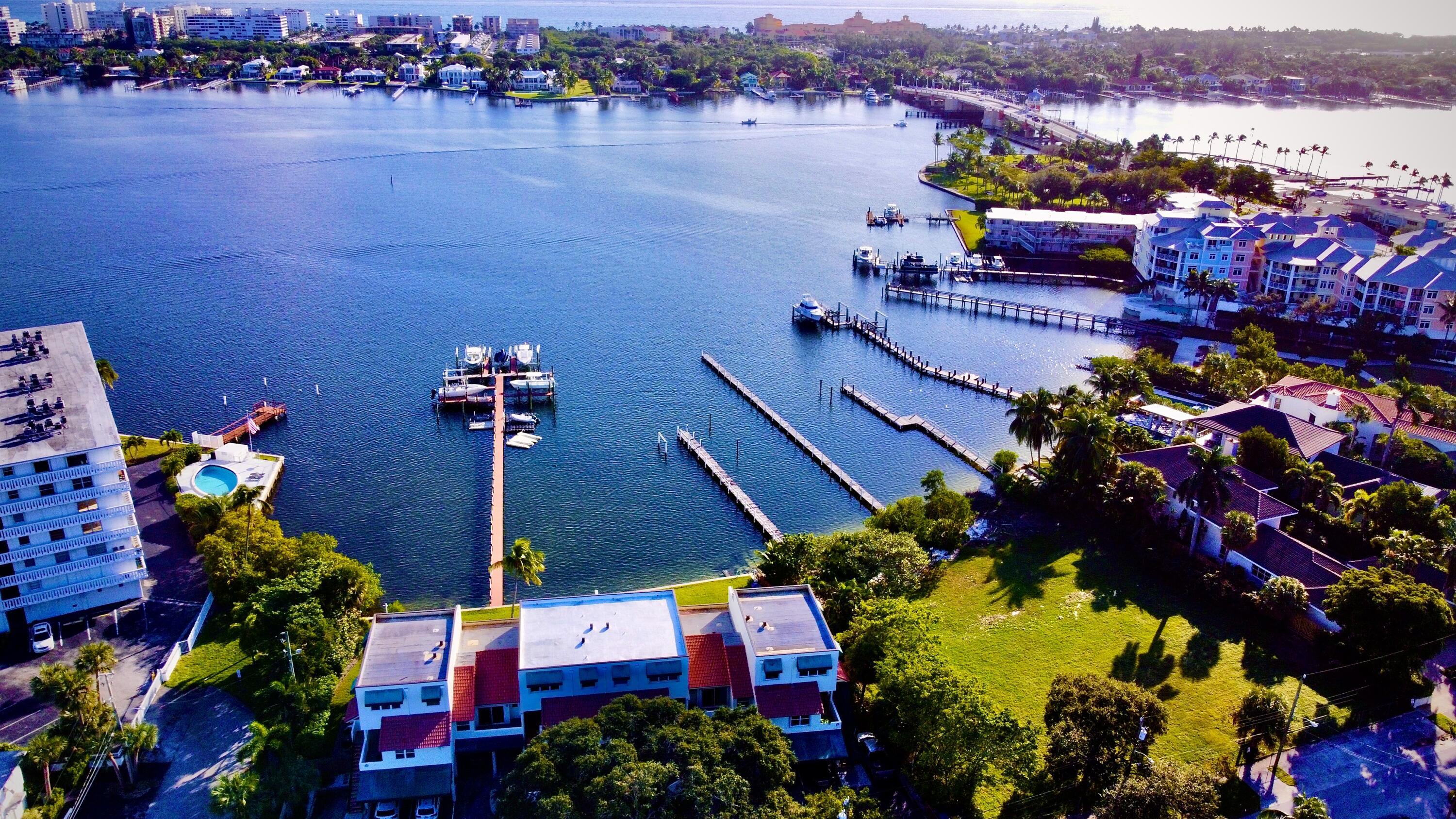 324 N Lake, Lantana FL 33462